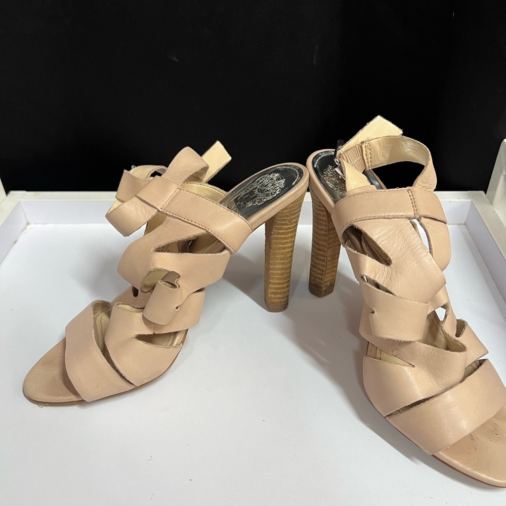 Vince Camuto Women’s size 6 1/2 pumps
